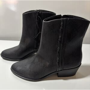 Lucky Brand NWOB Womens Black Leather Side Zip Boots Size 5.5